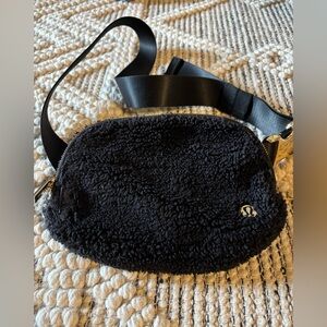 lululemon Black Fleece•  Crossbody Bag